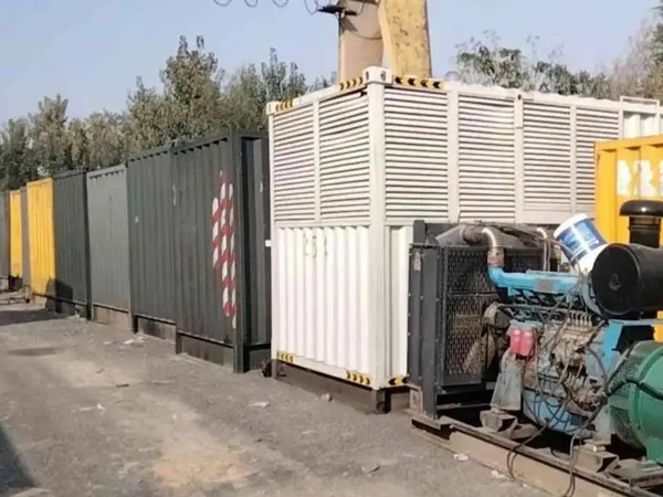 西昌镇200KW柴油发电机机组每小时油耗是多少？